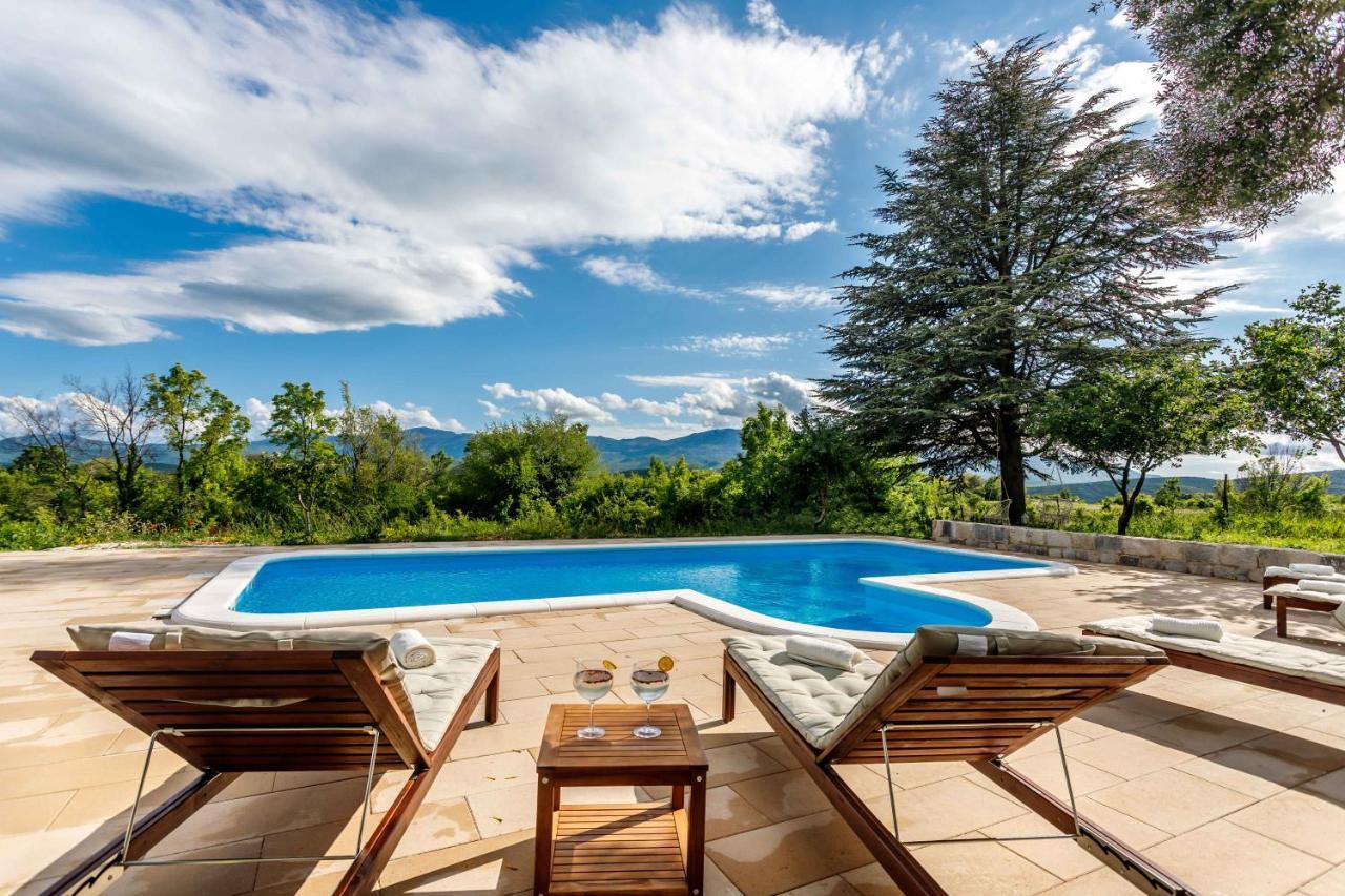 Casa Di Oliva-House With Heated Pool & Jacuzzi In Trilj, Croatia Villa Eksteriør bilde