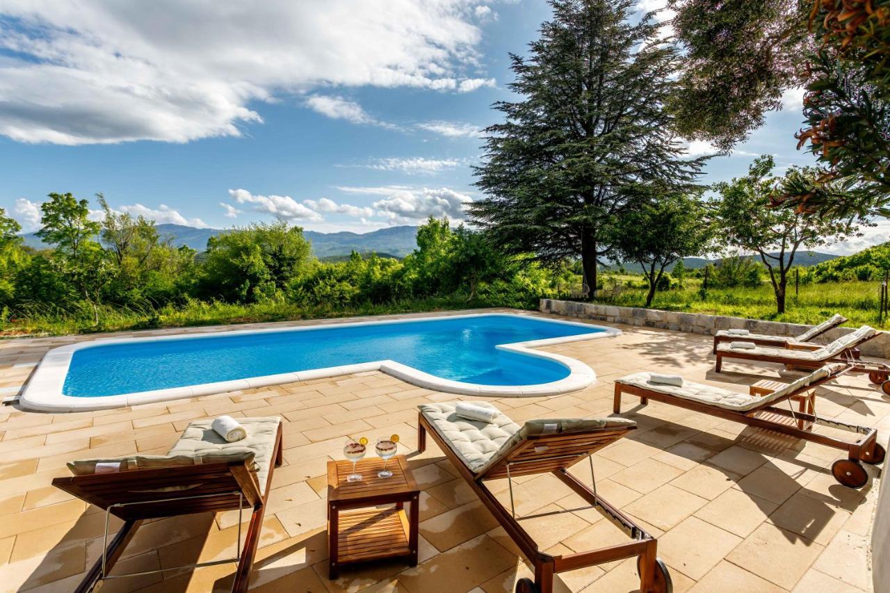 Casa Di Oliva-House With Heated Pool & Jacuzzi In Trilj, Croatia Villa Eksteriør bilde